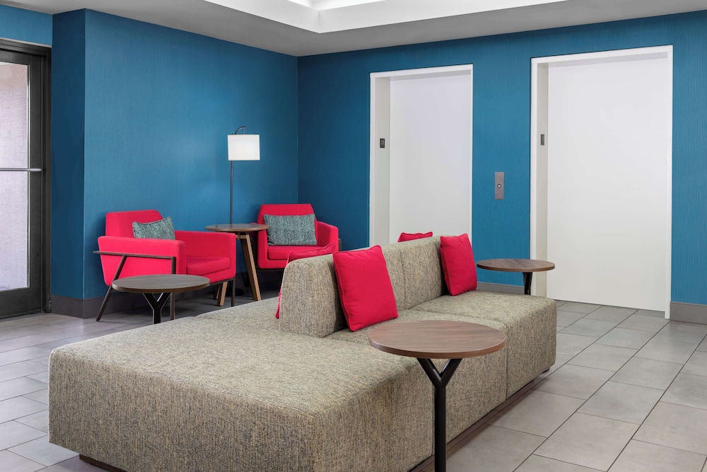 Hampton Inn Martinsburg - photo 3