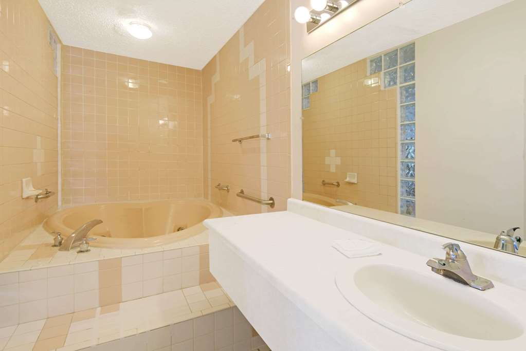 Days Inn by Wyndham Albuquerque City Center - photo 6