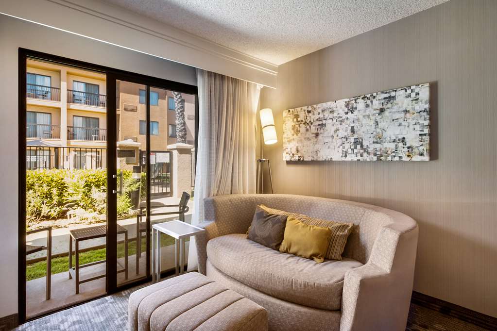 Sonesta Select Huntington Beach Fountain Valley - photo 11