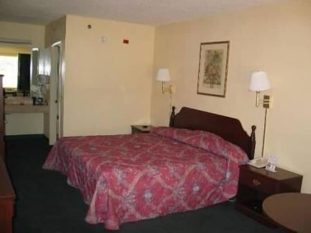 Americas Inn - photo 14