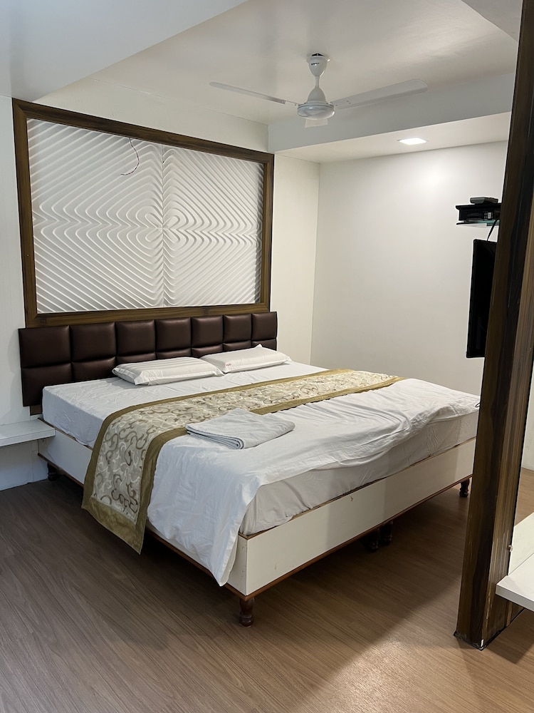 Hotel Niraj International — Parbhani — photo 3