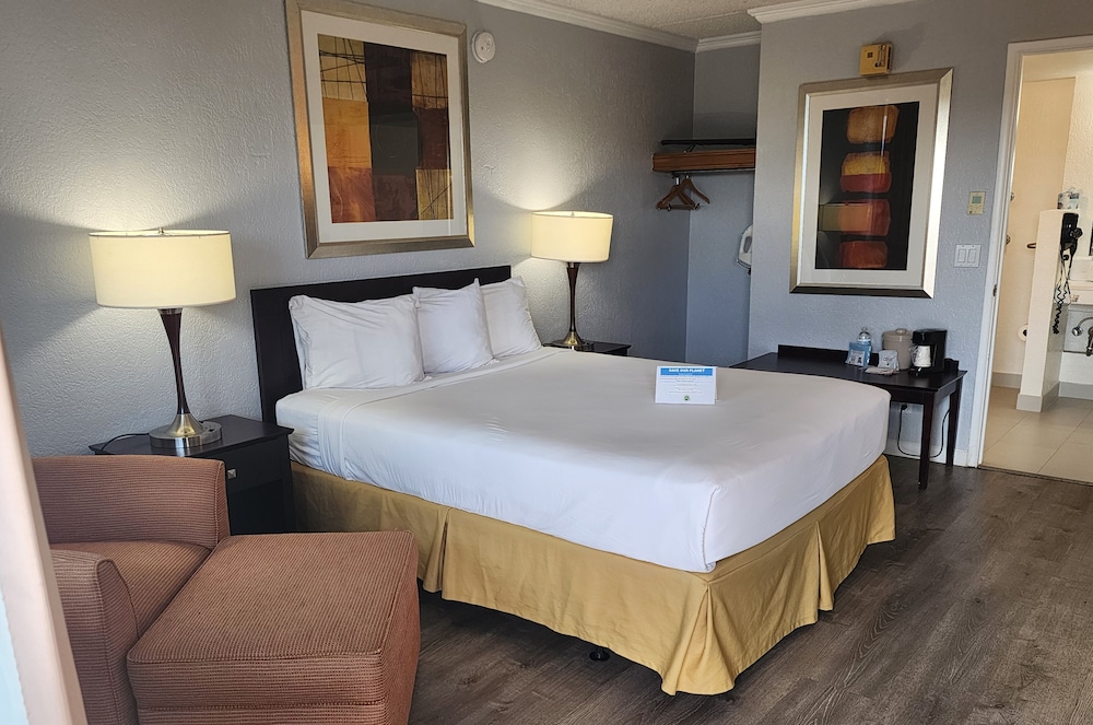 Mariposa Hotel - photo 8