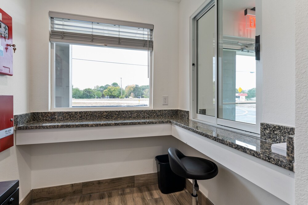 Extended Stay Gun Barrel City - photo 2
