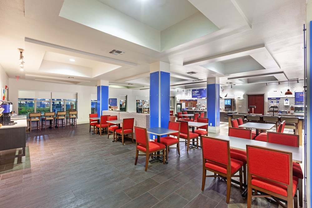 Holiday Inn Express & Suites Shreveport South Park Plaza by IHG - photo 16