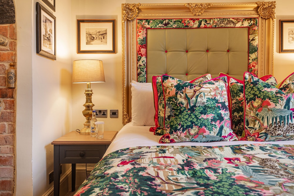 The George Hotel Amesbury Wiltshire The Coaching Inn Group — Amesbury — photo 2