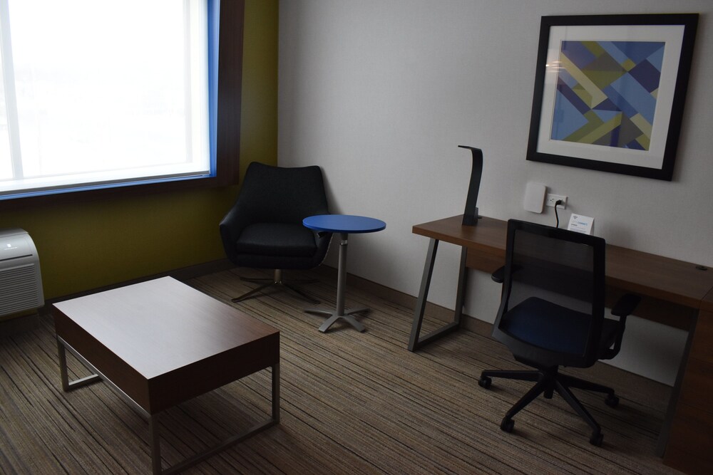 Holiday Inn Express & Suites Boston South Randolph by IHG - photo 7