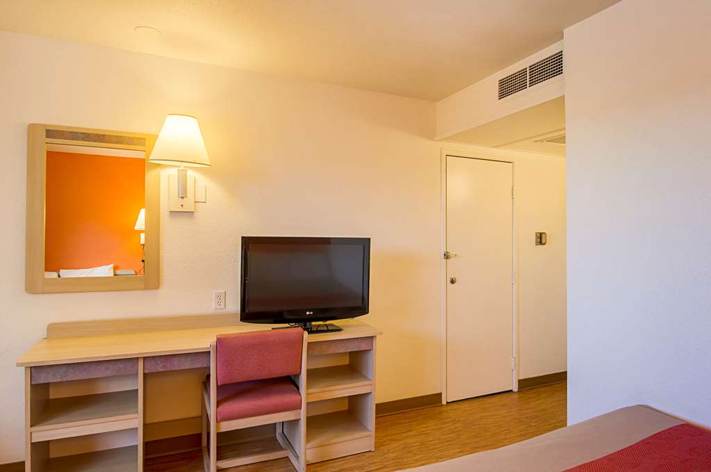 Motel 6 Laramie WY - photo 8