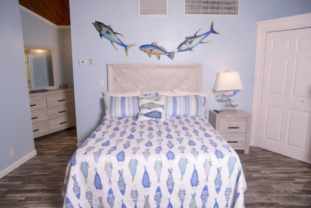 Kon Tiki Inn - photo 18
