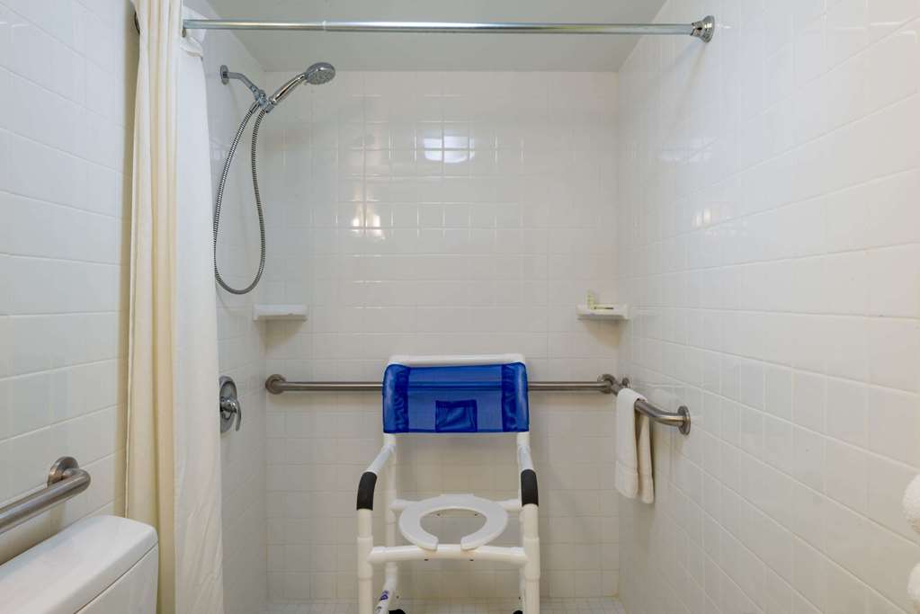 Super 8 by Wyndham White River Junction - photo 8