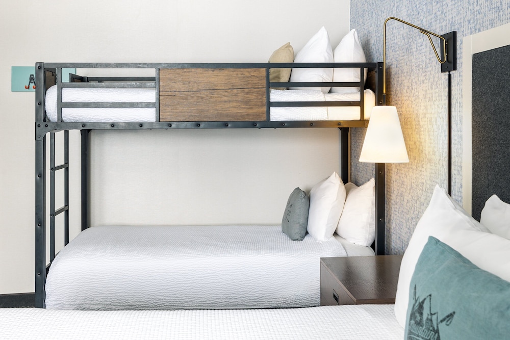 Gravity Haus Steamboat - photo 3