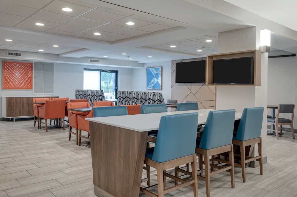 Holiday Inn Express & Suites Wadsworth by IHG - photo 34