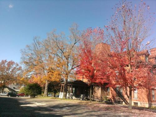 Town House Inn - photo 15