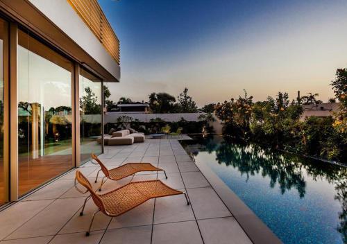 Carmelo Treasure Villa — 4-Star Luxury Hotel in Herzliya Pituah, Israel