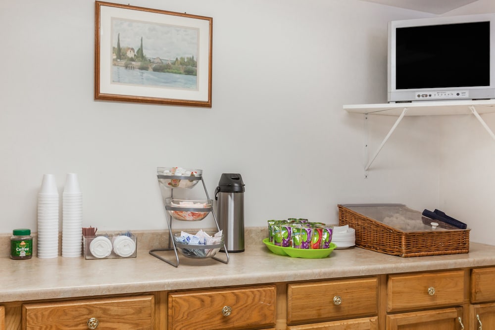 Travelodge by Wyndham Elkton University Area - photo 17