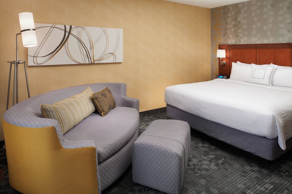 Courtyard by Marriott Detroit Warren - photo 9