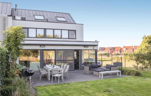 4 Bedroom Awesome Home In Brugge — 5-Star Luxury Hotel in Brugge, Belgium