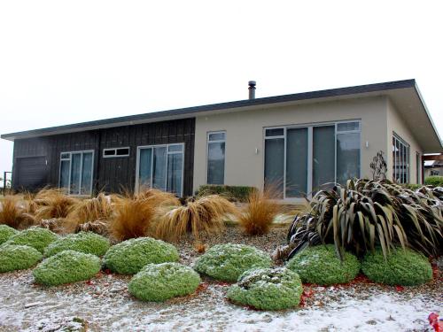 Sunhaven Lakeside Cromwell Holiday Home — 4-Star Luxury Hotel in Cromwell, New Zealand