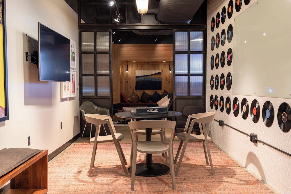 Moxy Nashville Downtown - photo 28