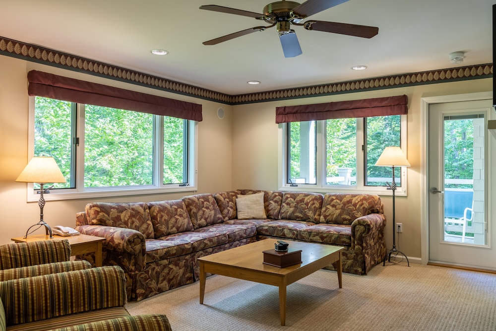 Smugglers' Notch Resort Private Suites - photo 73