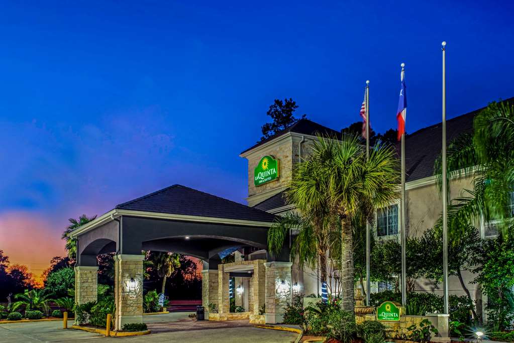 La Quinta Inn & Suites by Wyndham Kingwood Houston IAH Airpt - photo 4