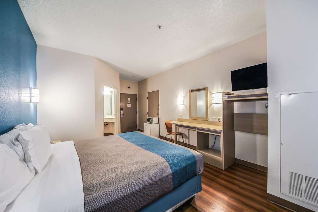 Motel 6 New Braunfels - photo 15