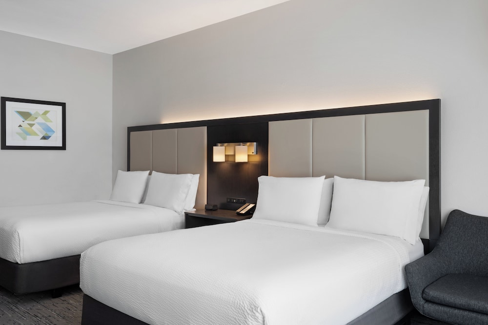 Holiday Inn Express & Suites Tampa East Ybor City by IHG - photo 4