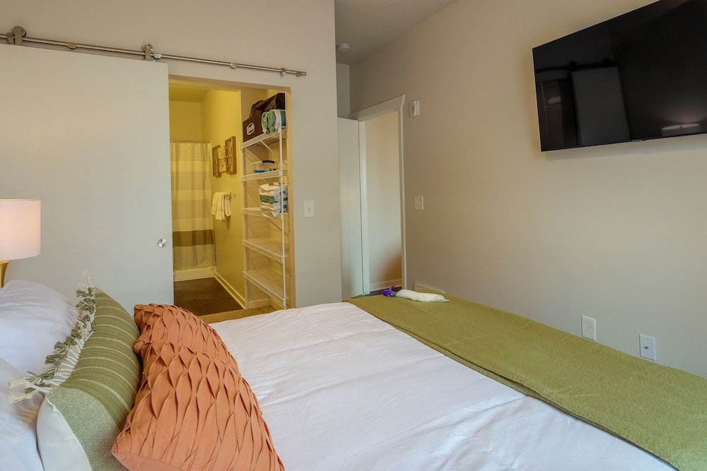 Traverse City Vacation Rental 1 Mi to Beach — 4-Star Luxury Hotel in Traverse City, United States