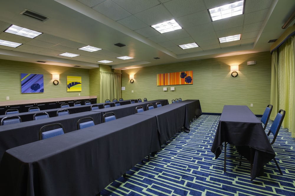 Holiday Inn Express Suites Plant City by IHG - photo 46