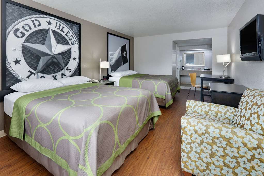 Super 8 by Wyndham San Antonio Pearl District Downtown - photo 9