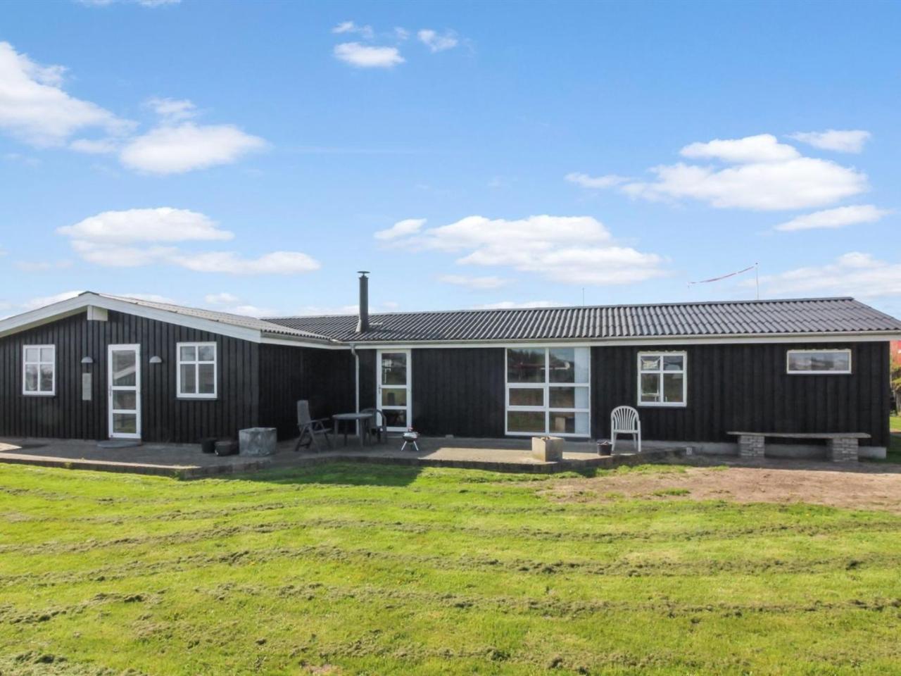Holiday Home Fabio 450m from the sea by Interhome — 4-Star Luxury Hotel in Lokken, Denmark