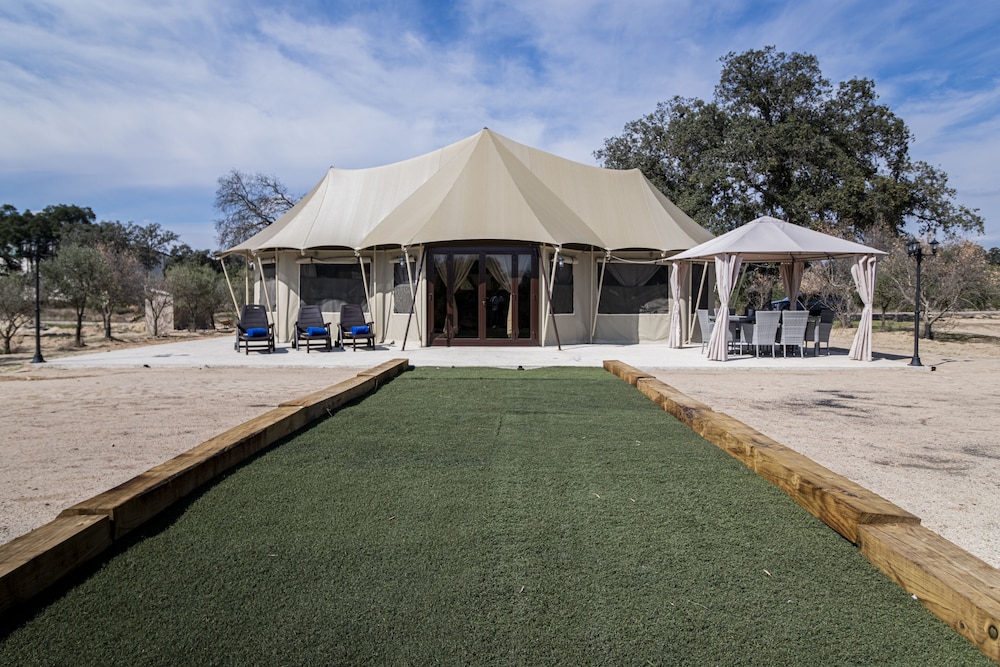 El Toril - carbon neutral hotel in Velada