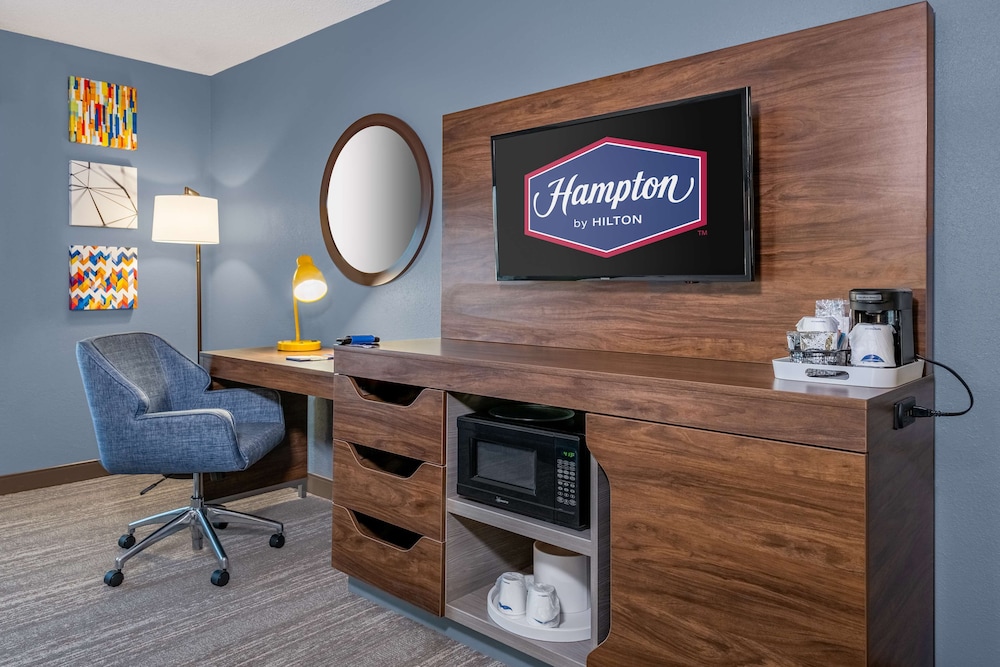 Hampton Inn & Suites Hopkinsville - photo 16
