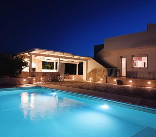 Malia Holiday Villa — 4-Star Luxury Hotel in Conversano, Italy