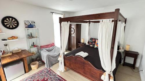 Two nice rooms in residential area with private bathroom in Almere Stad, Netherlands