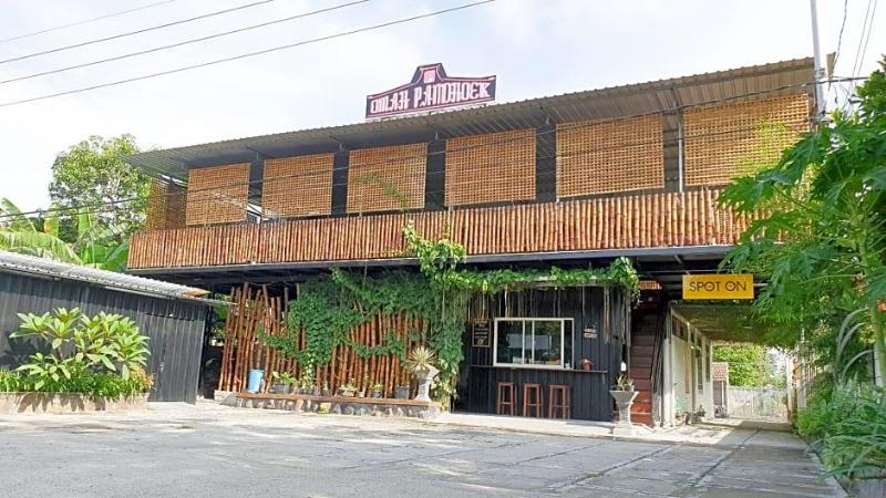 Spot On 2550 Omah Pandhoek Family Syariah — Nganjuk