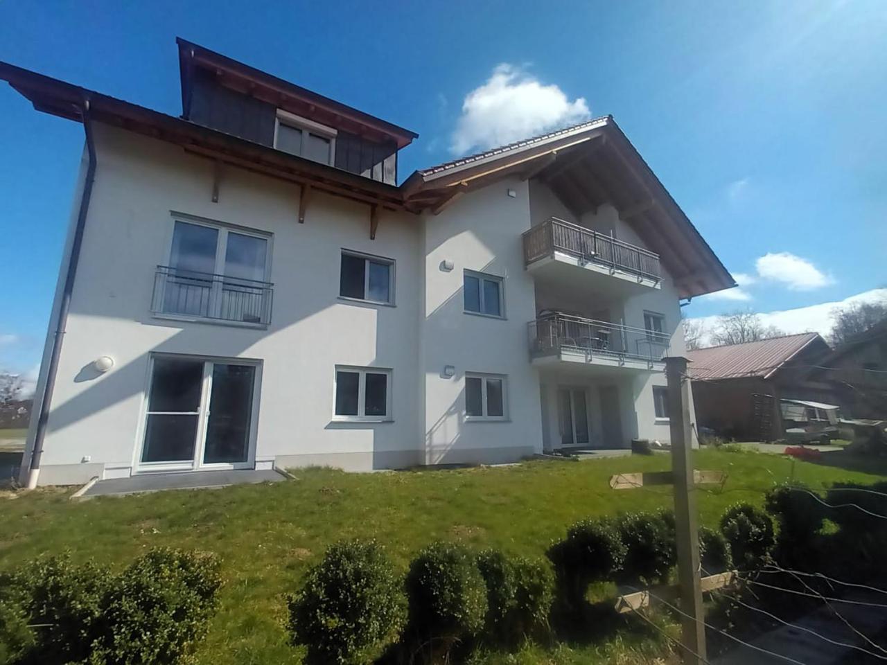 Ferienwohnungen Weishaupt — 4-Star Luxury Hotel in Meckenbeuren, Germany
