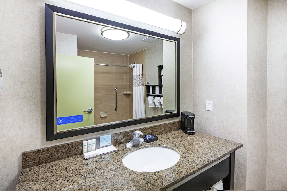 Hampton Inn & Suites Houston League City - photo 16