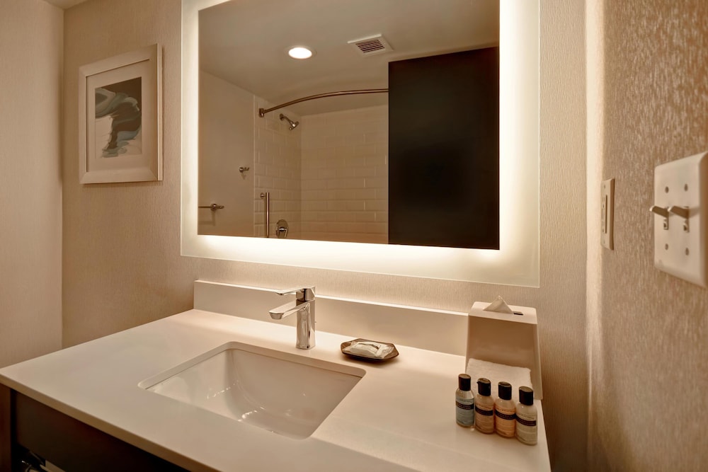 Four Points by Sheraton Boston Newton - photo 27