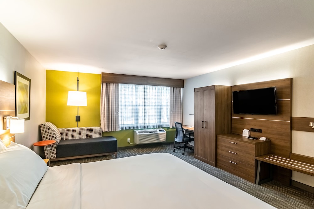 Holiday Inn Express & Suites Camarillo by IHG - photo 13