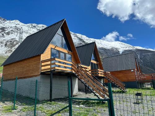 A and B Cottages in Step'antsminda, Georgia