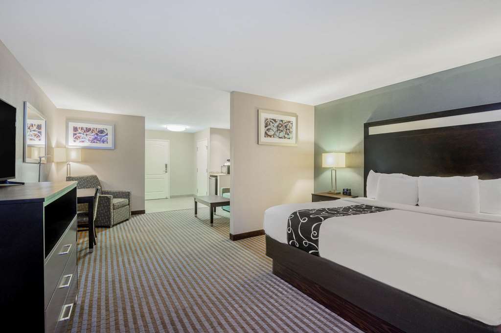 La Quinta Inn & Suites by Wyndham Glendive - photo 30
