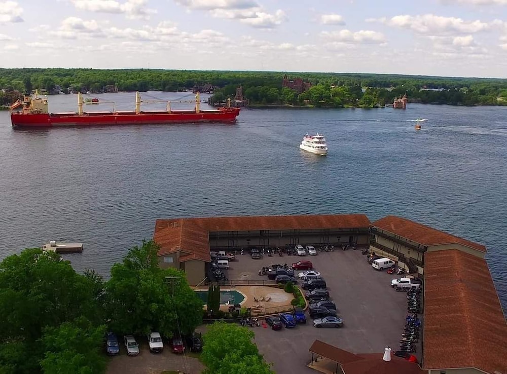 Capt. Thomson's Resort - photo 67