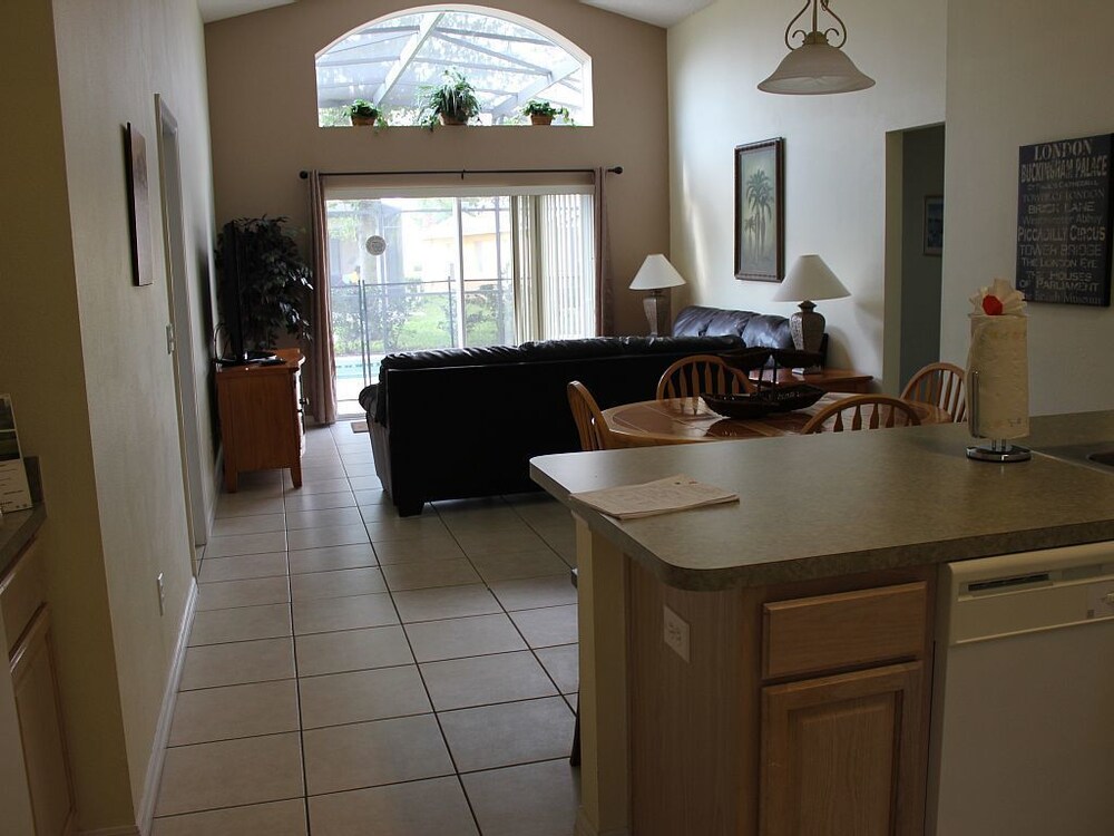 Ov3173 Emerald Island 4 Bed 3 Baths Townhome - photo 2