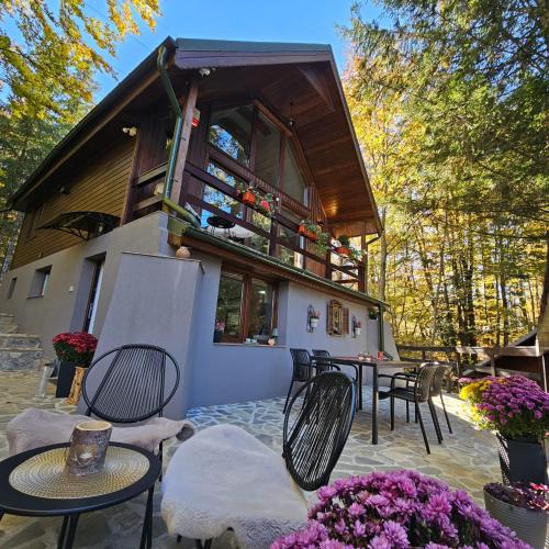 Wild House — 4-Star Luxury Hotel in Sinaia, Romania