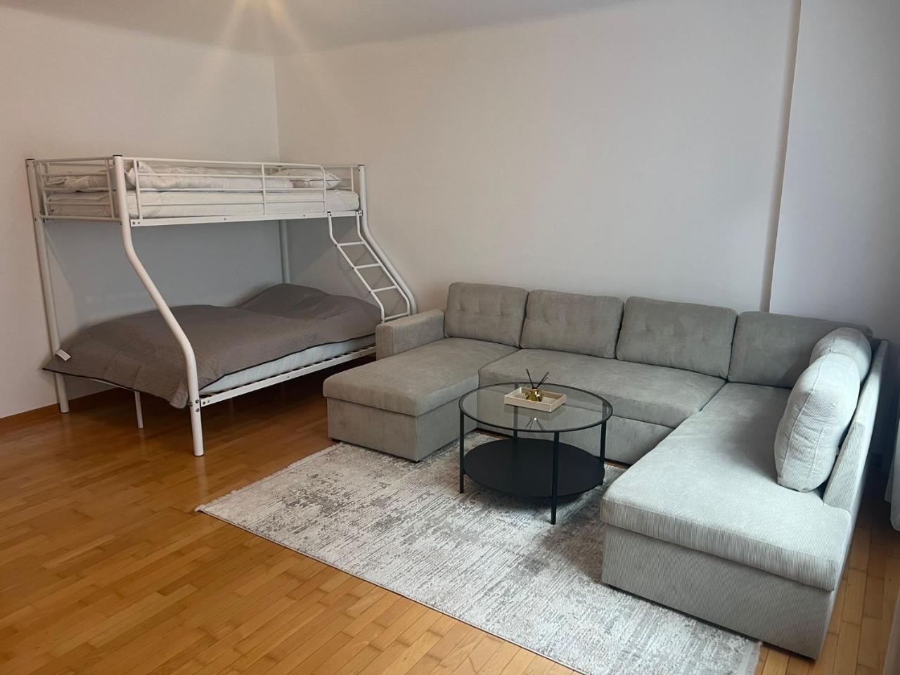 Cozy 2 Bedroom Retreat Near Subway and City Center — 4-Star Luxury Hotel in Vienna, Austria