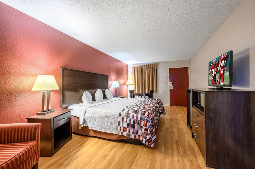 Red Roof Inn Sylacauga - photo 13