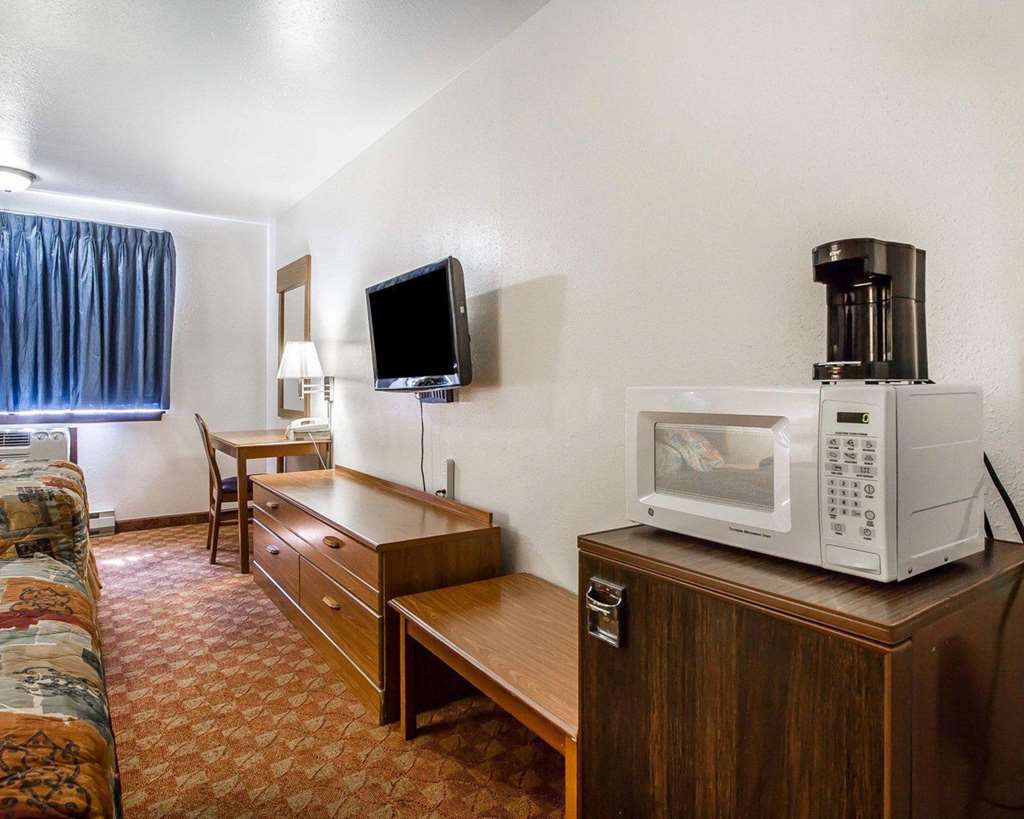 Rodeway Inn & Suites Madison East - photo 20