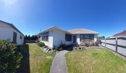 Checketts Bungalow in Halswell — 4-Star Luxury Hotel in Christchurch, New Zealand