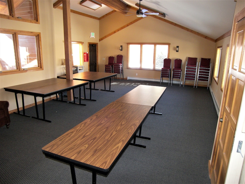 Mountainside 2 Bed 2 Bath - photo 30