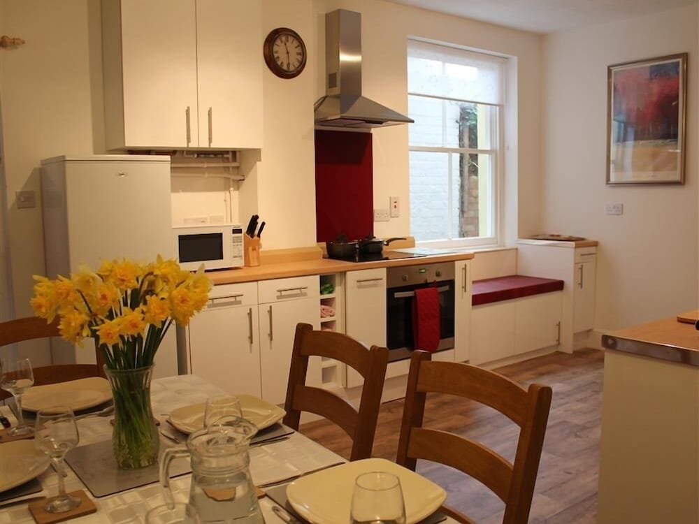 Rojoy - carbon neutral hotel in Salisbury